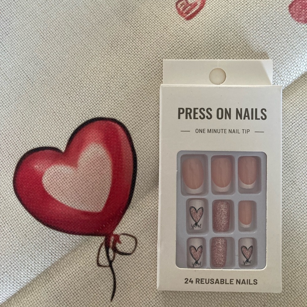 ๐ Reusable press on nails with glossy medium length 24 piece โค๏ธ ๐ โฅ๏ธ - Picture 5 of 5